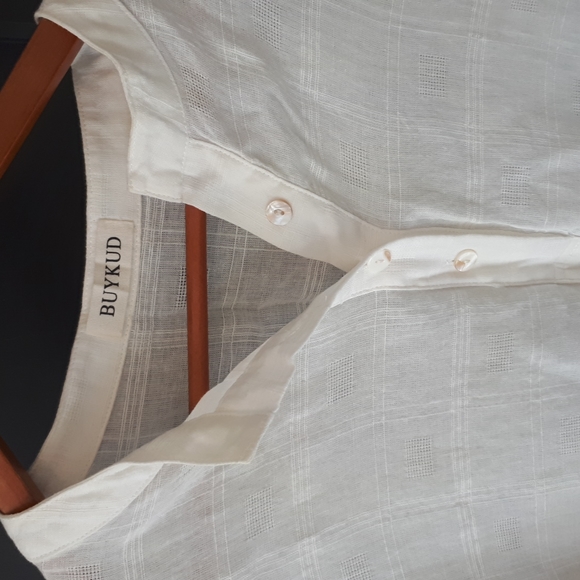 BUYKUD  linen top. Size L - Picture 2 of 5